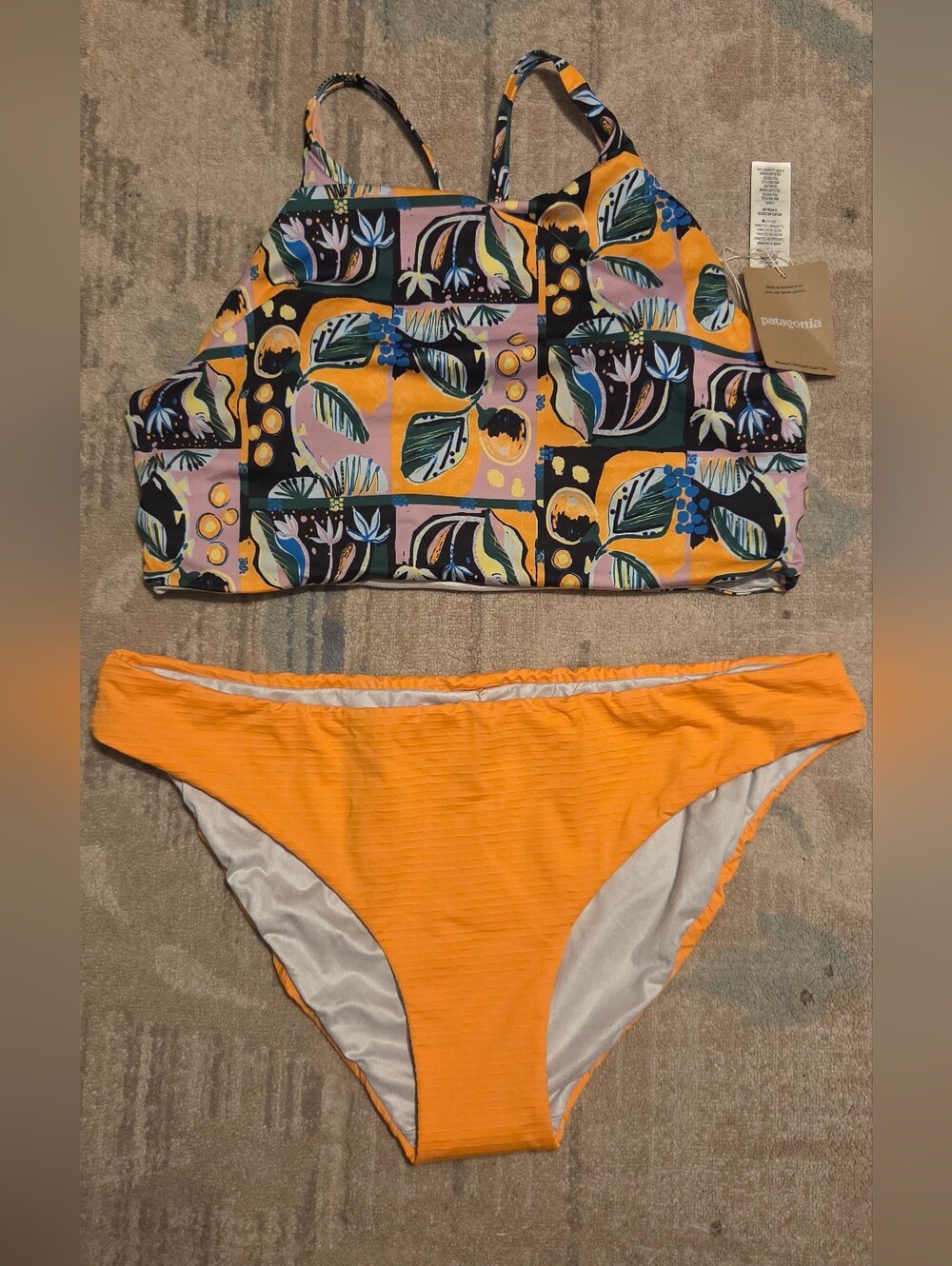Patagonia 2pc Nanogrip Set. Orange. Size XXL. NWT